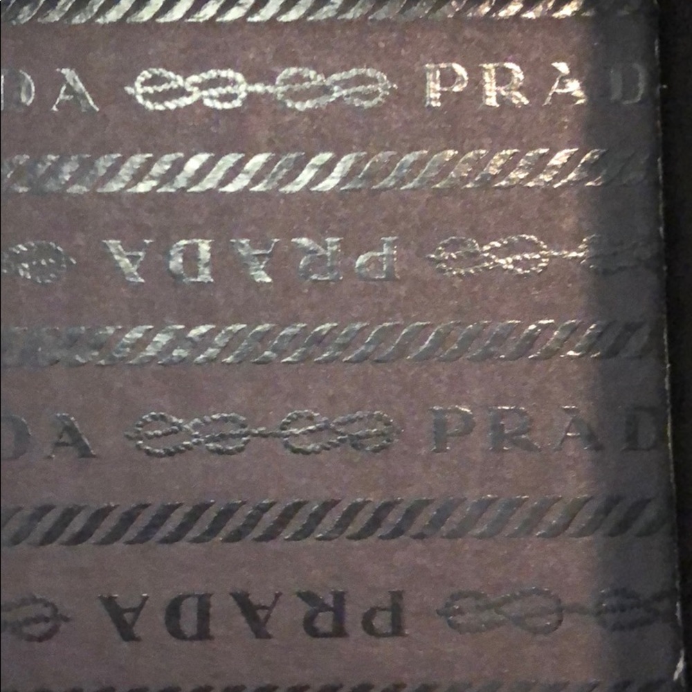 PRADA SUNGLASSES STORAGE BOX - Picture 6 of 7